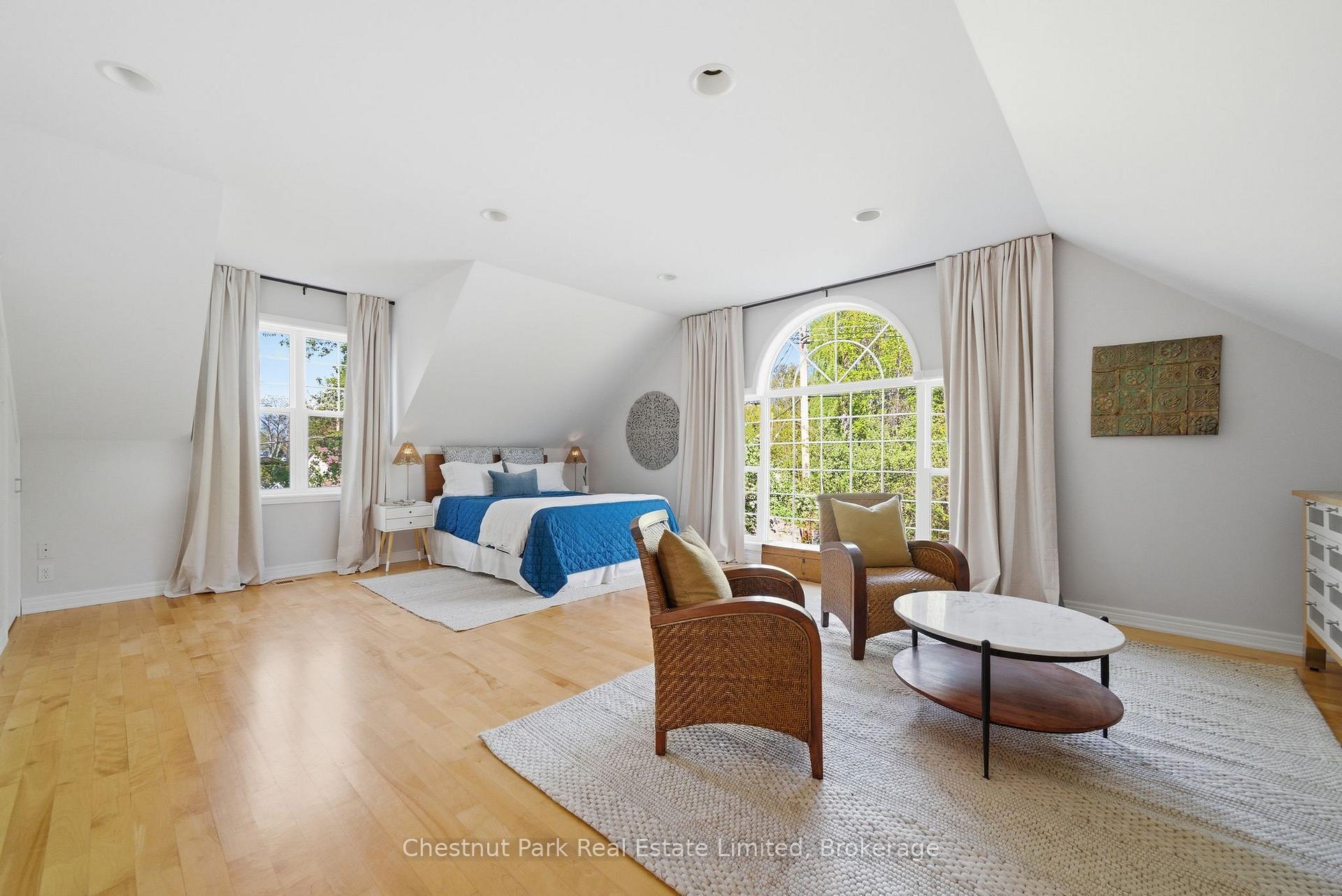 5 Bedroom Single Family Home/House's Image 33