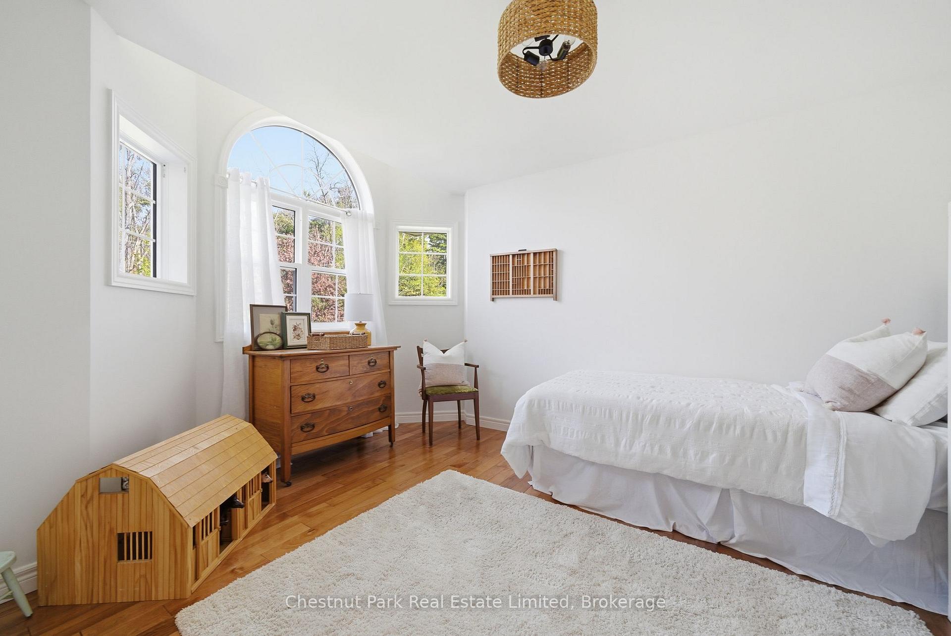 5 Bedroom Single Family Home/House's Image 31