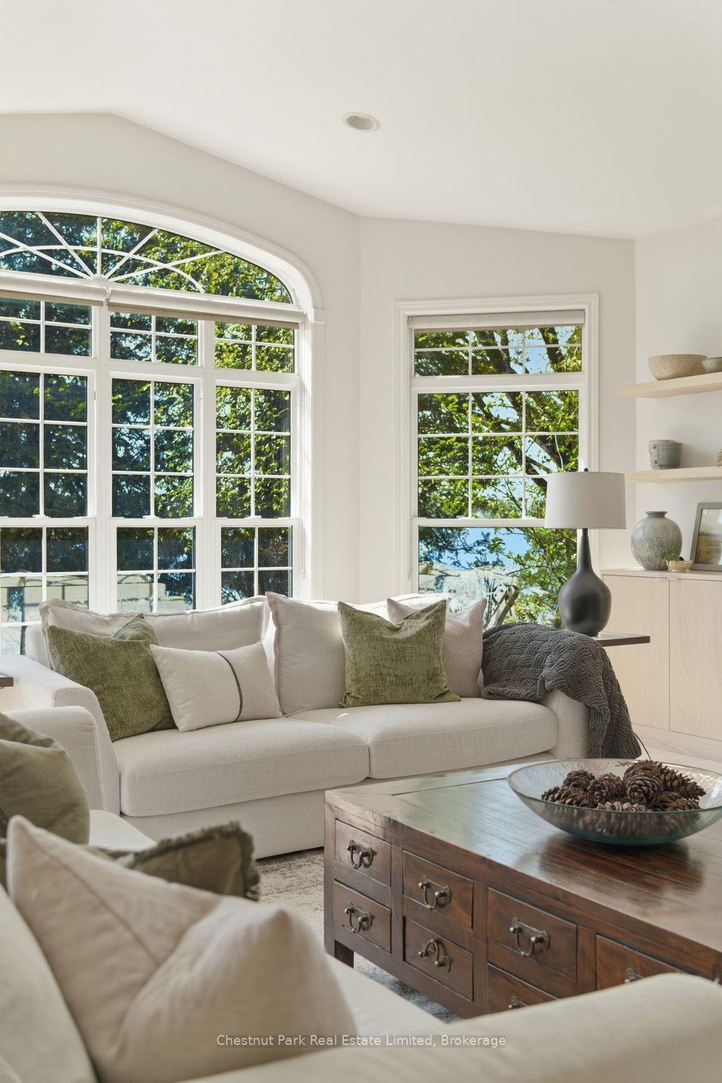 5 Bedroom Single Family Home/House's Image 14