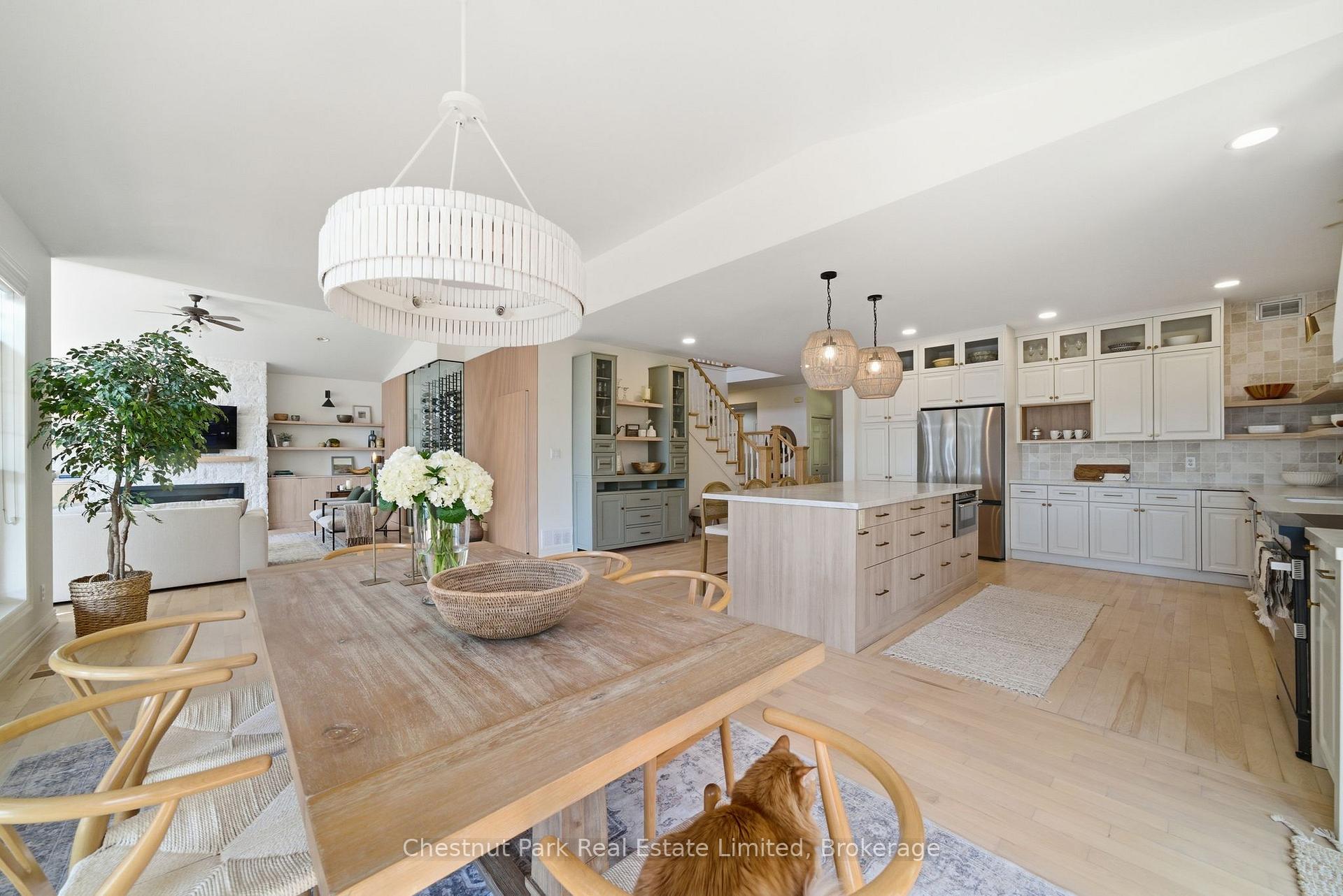 5 Bedroom Single Family Home/House's Image 11