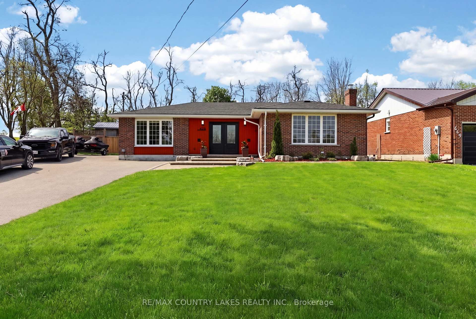 653 Simcoe Street Brock Ontario Canada Sale residential Melanie Martyn Right at Home Realty, Brokerage*