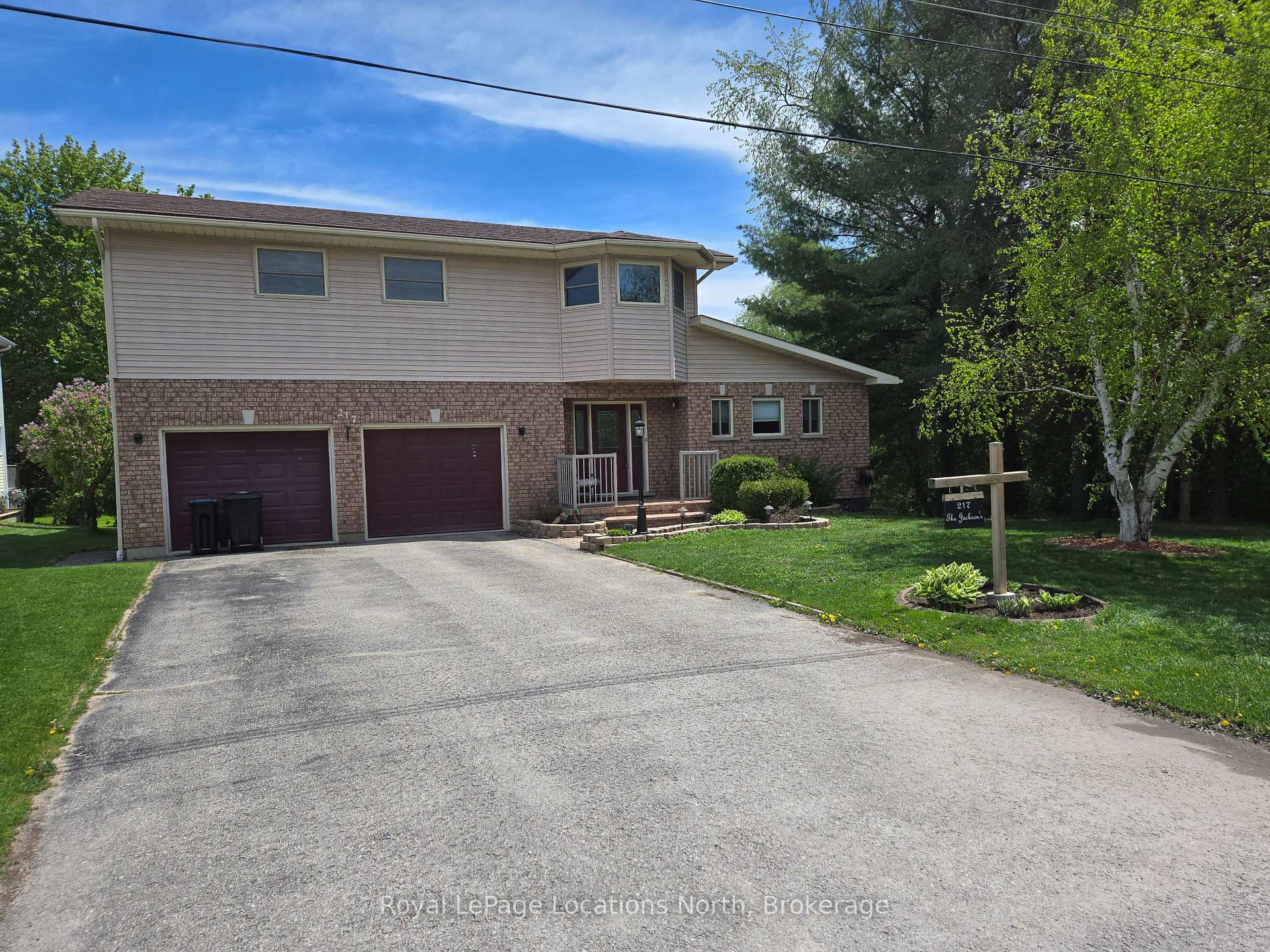 217 Dominion Drive Clearview Ontario Canada Sale residential Leo Weel RE/MAX Four Seasons Realty Ltd., Brokerage*