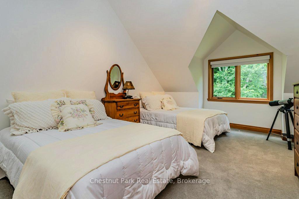5 Bedroom Single Family Home/House's Image 32