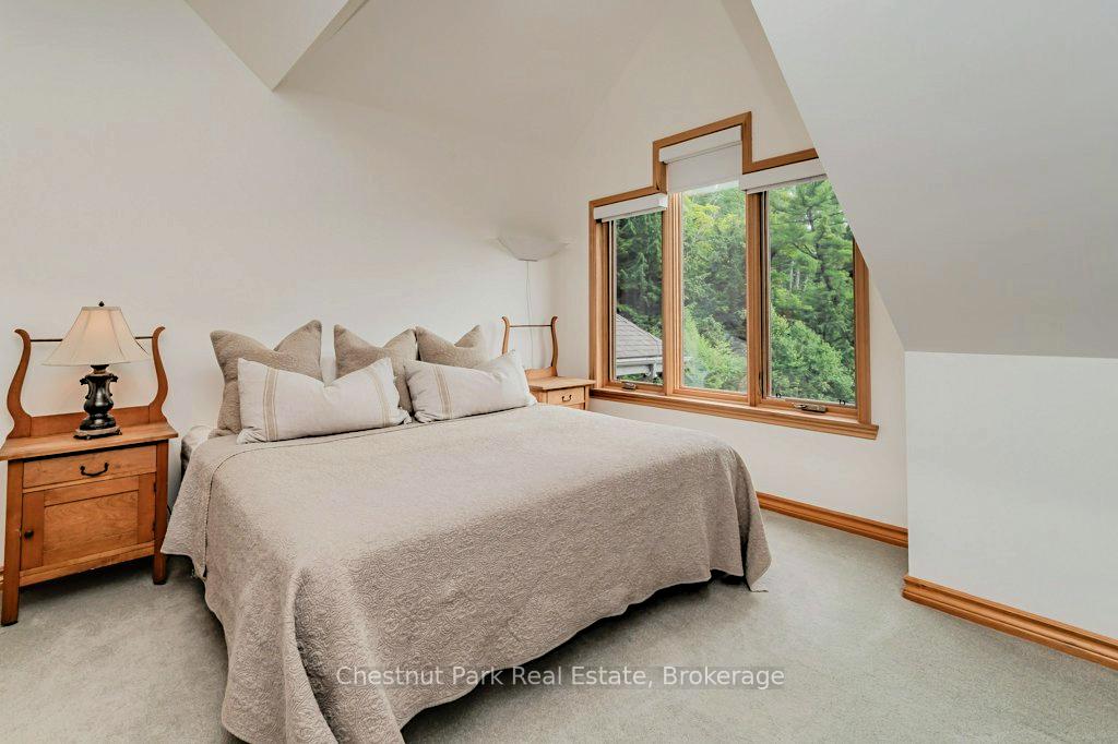 5 Bedroom Single Family Home/House's Image 29