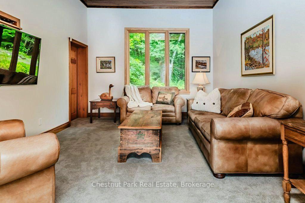 5 Bedroom Single Family Home/House's Image 19