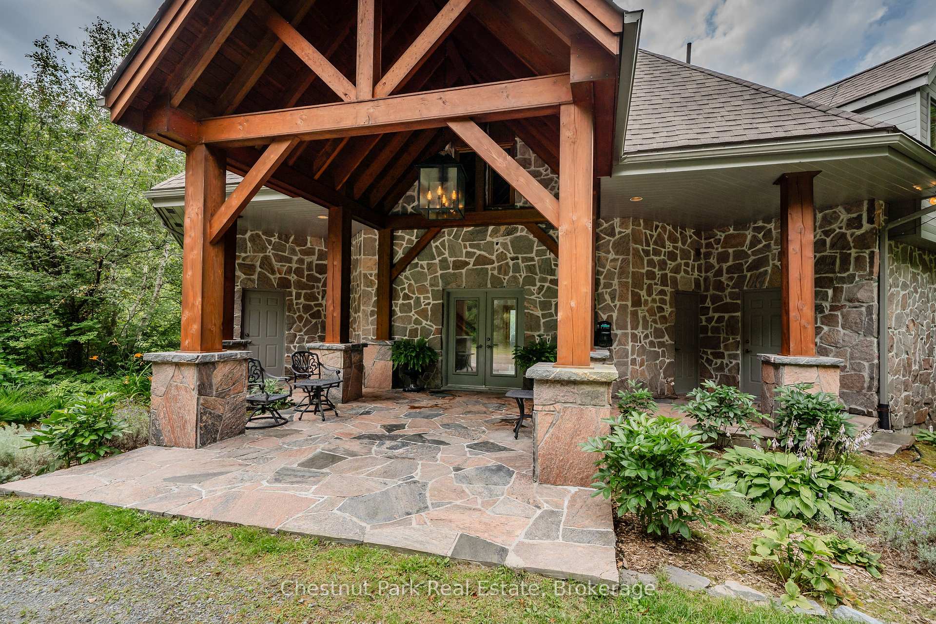 5 Bedroom Single Family Home/House's Image 11