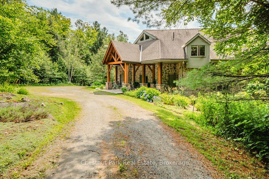 5 Bedroom Single Family Home/House's Image 9