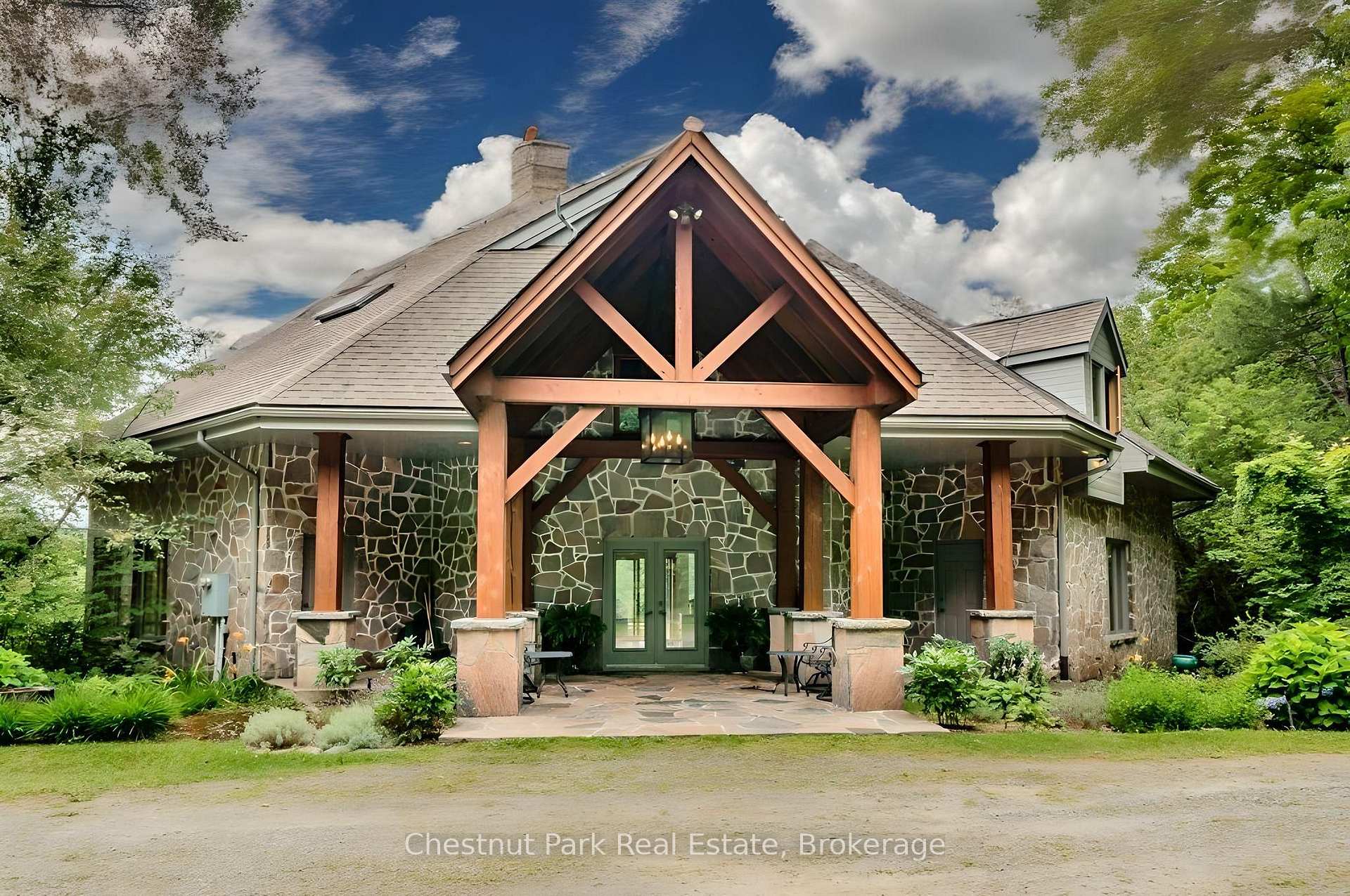 5 Bedroom Single Family Home/House's Image 10