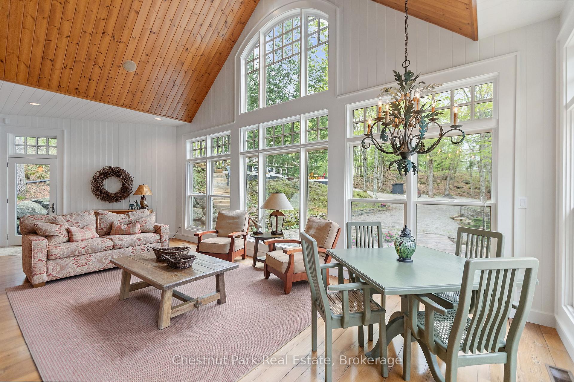 4 Bedroom Single Family Home/House's Image 4
