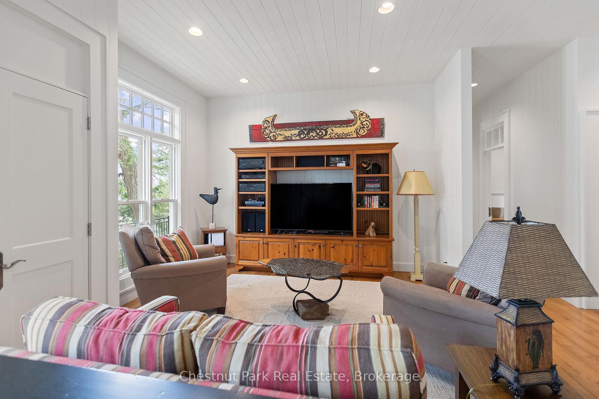 4 Bedroom Single Family Home/House's Image 9