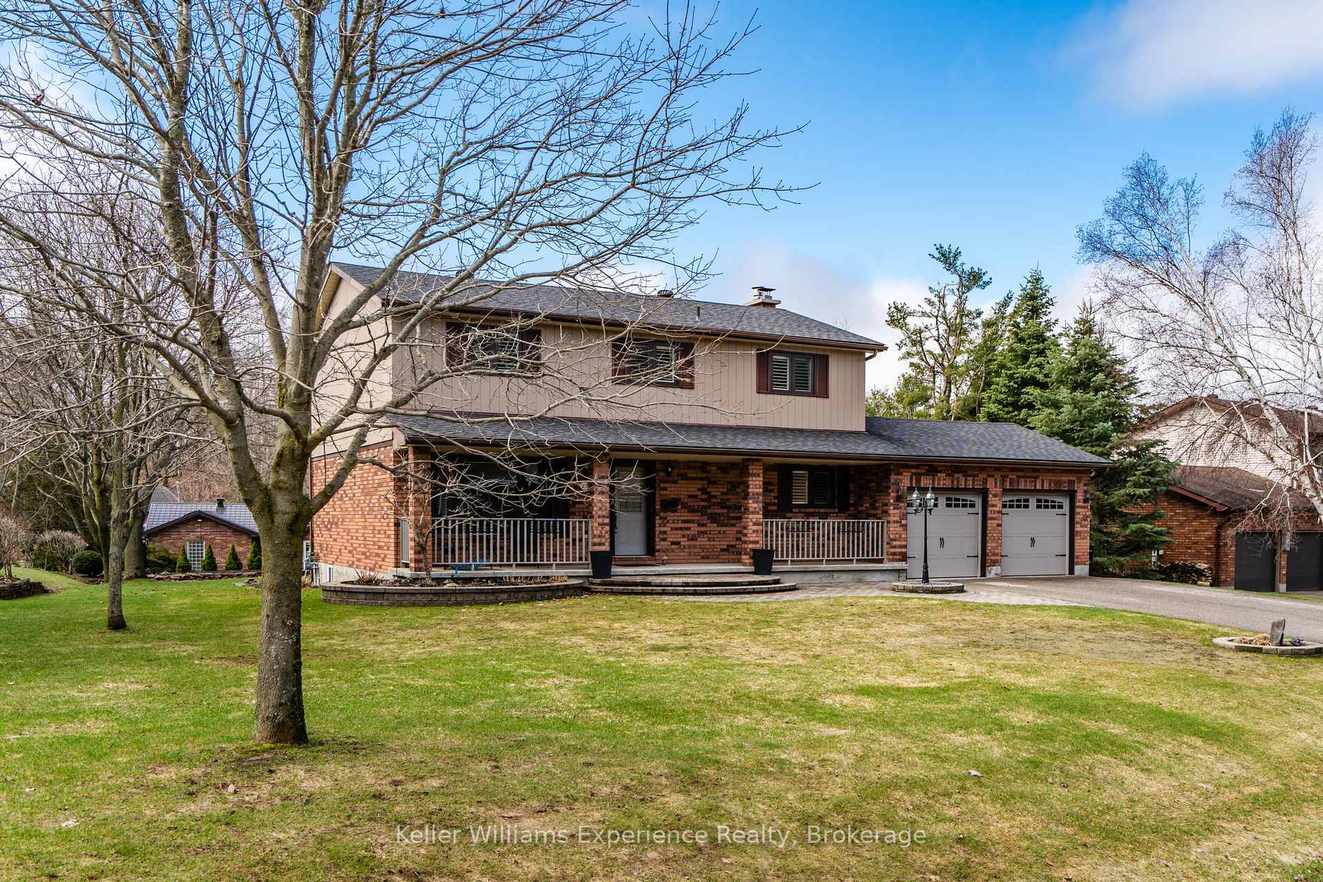 27 Rosewood Avenue Springwater Ontario Canada Sale residential Melanie Martyn Right at Home Realty, Brokerage*