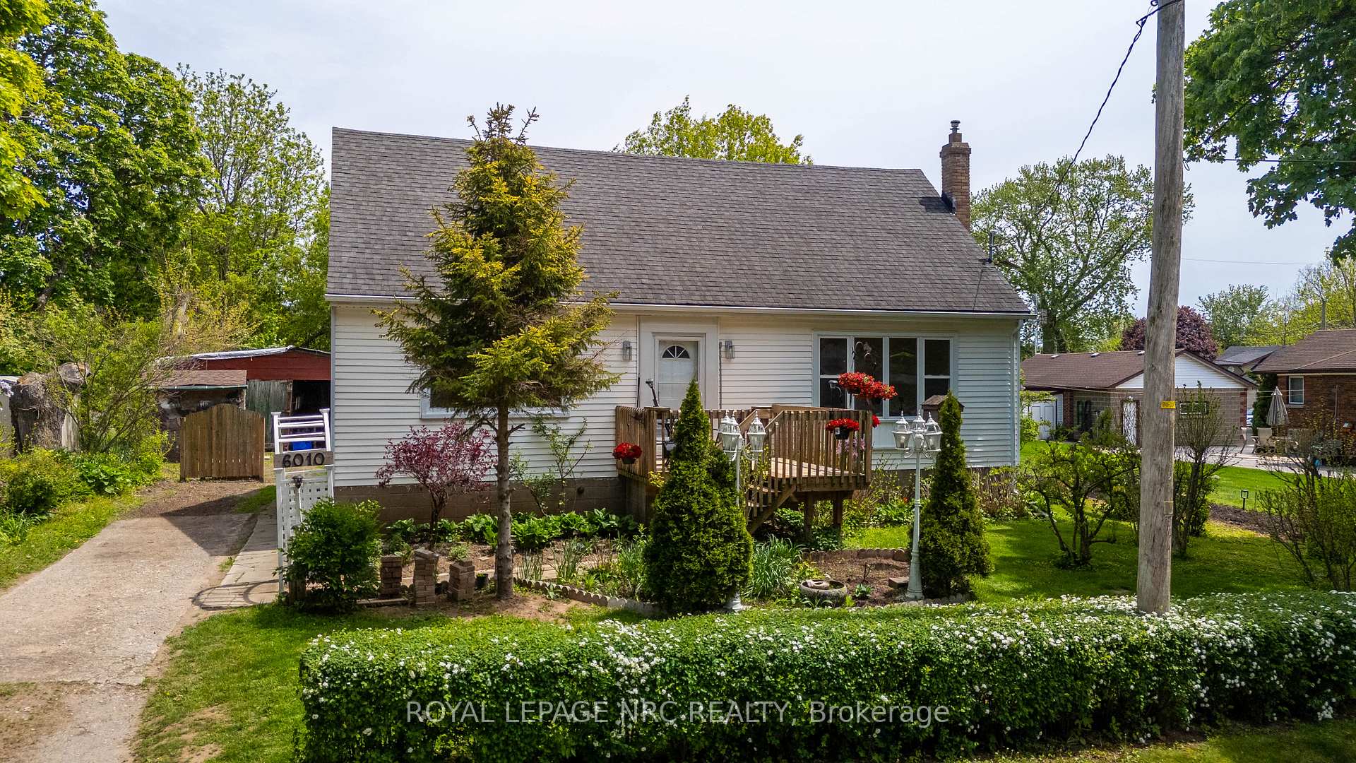 6010 Carlton Avenue Niagara Falls Ontario Canada Sale residential Lily Ruggi ROYAL LEPAGE NRC REALTY