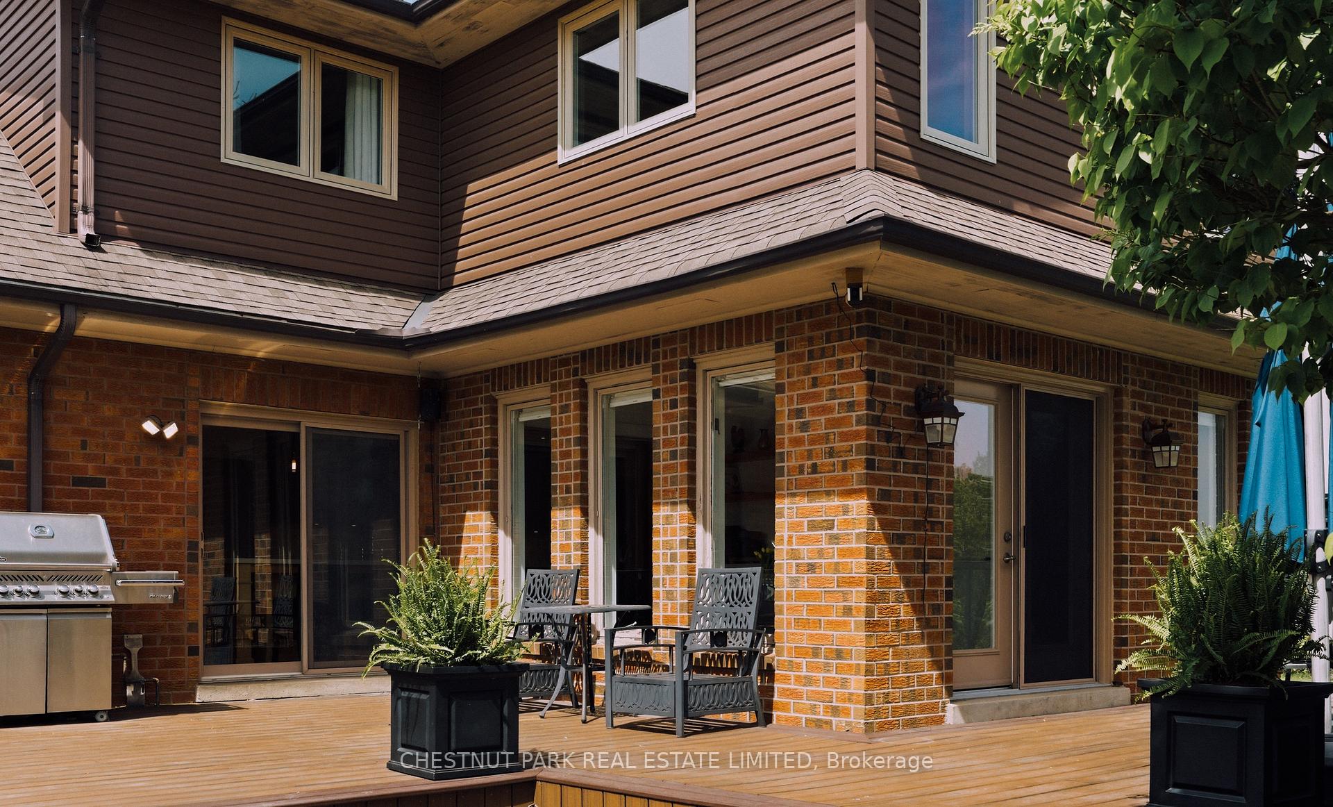 7 Bedroom Single Family Home/House's Image 36