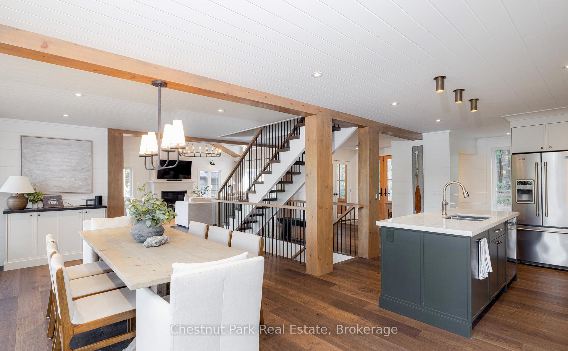 7 Bedroom Single Family Home/House's Image 16