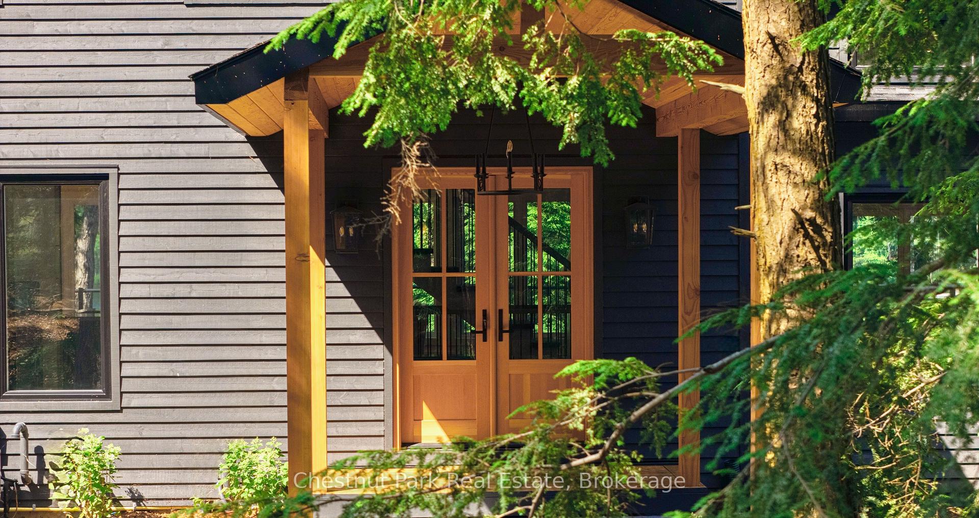 7 Bedroom Single Family Home/House's Image 8