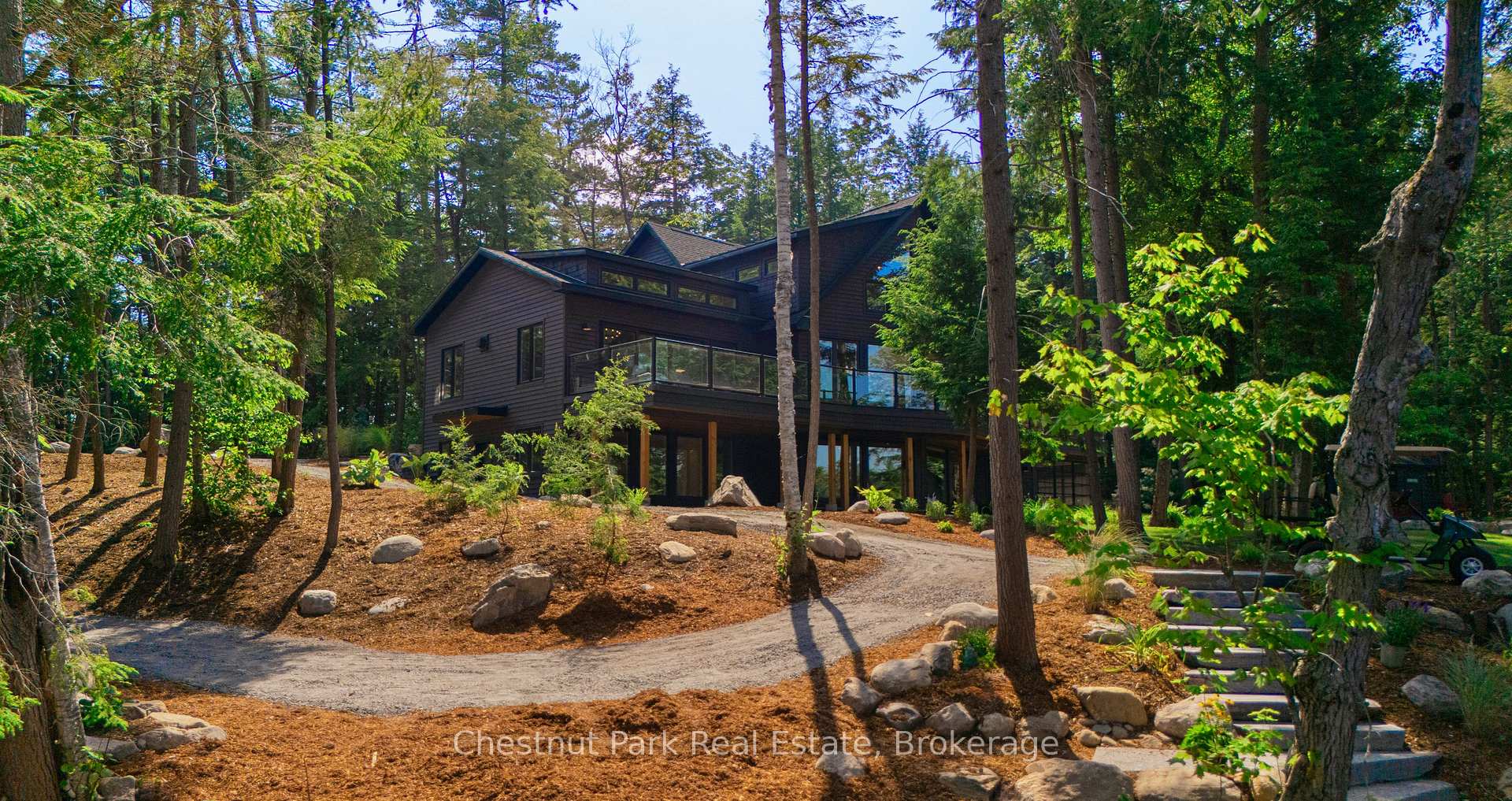 7 Bedroom Single Family Home/House's Image 5