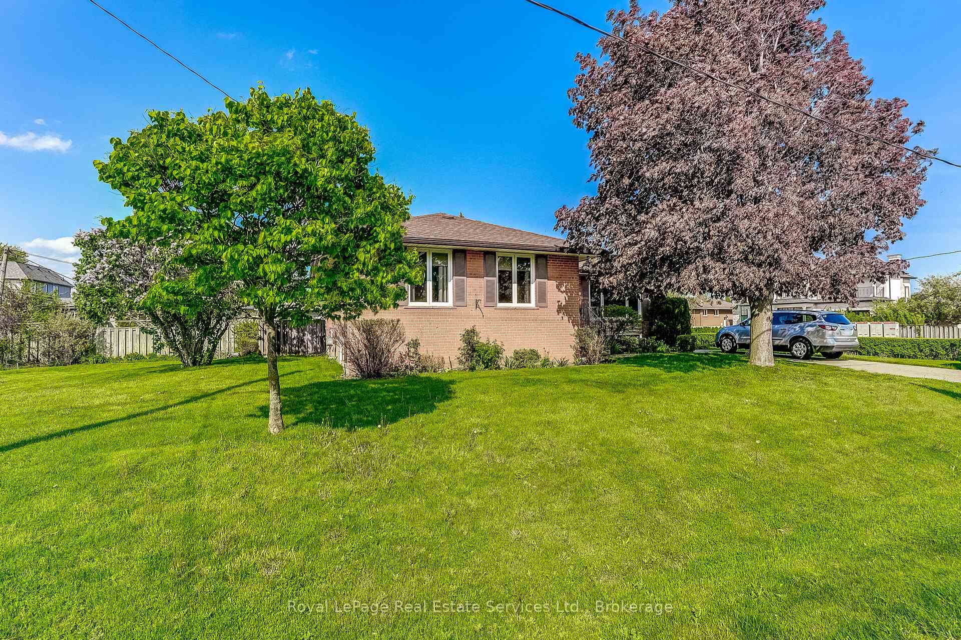 339 Weighton Drive Oakville Ontario Canada Sale residential Yama Saighani (UP TO $5000 CASH BACK) Kingsway Real Estate, Brokerage