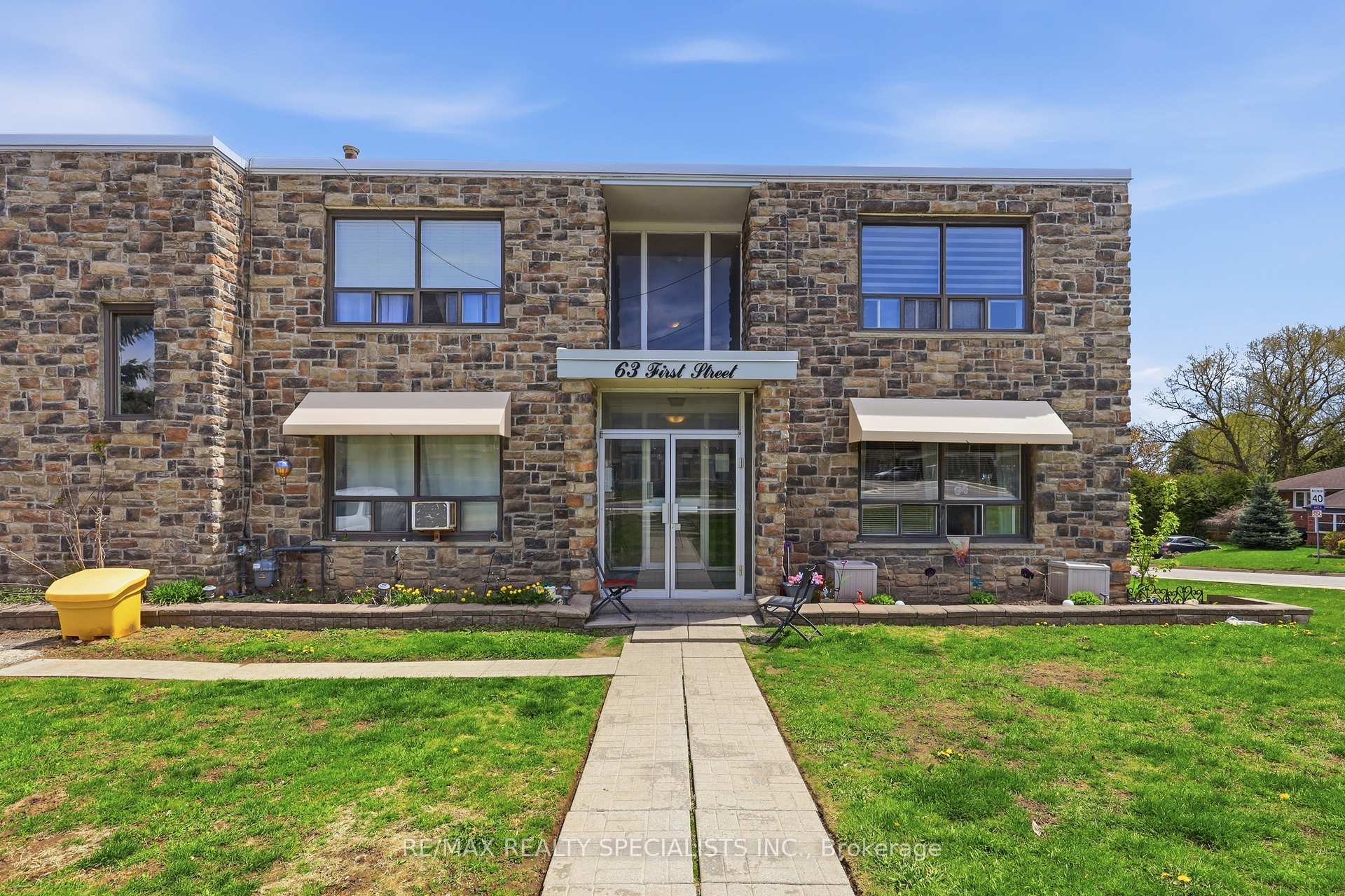20 - 63 First Street Orangeville Ontario Canada Sale residential Bhupinder Chopra RE/MAX REALTY SPECIALISTS INC. Brokerage*