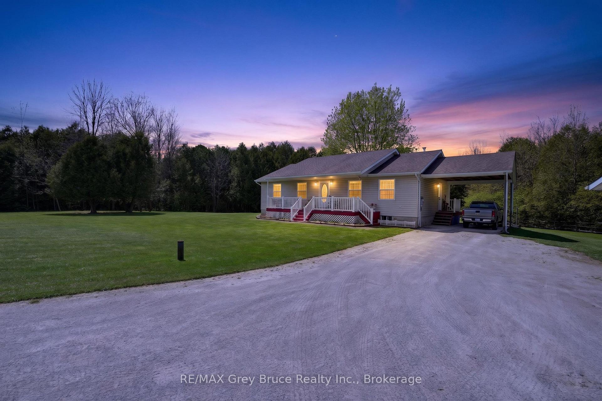 259106 SARAWAK KEPPEL Townline W Georgian Bluffs Ontario Canada Sale residential Kristine Fraser RE/MAX GREY BRUCE REALTY INC Brokerage*