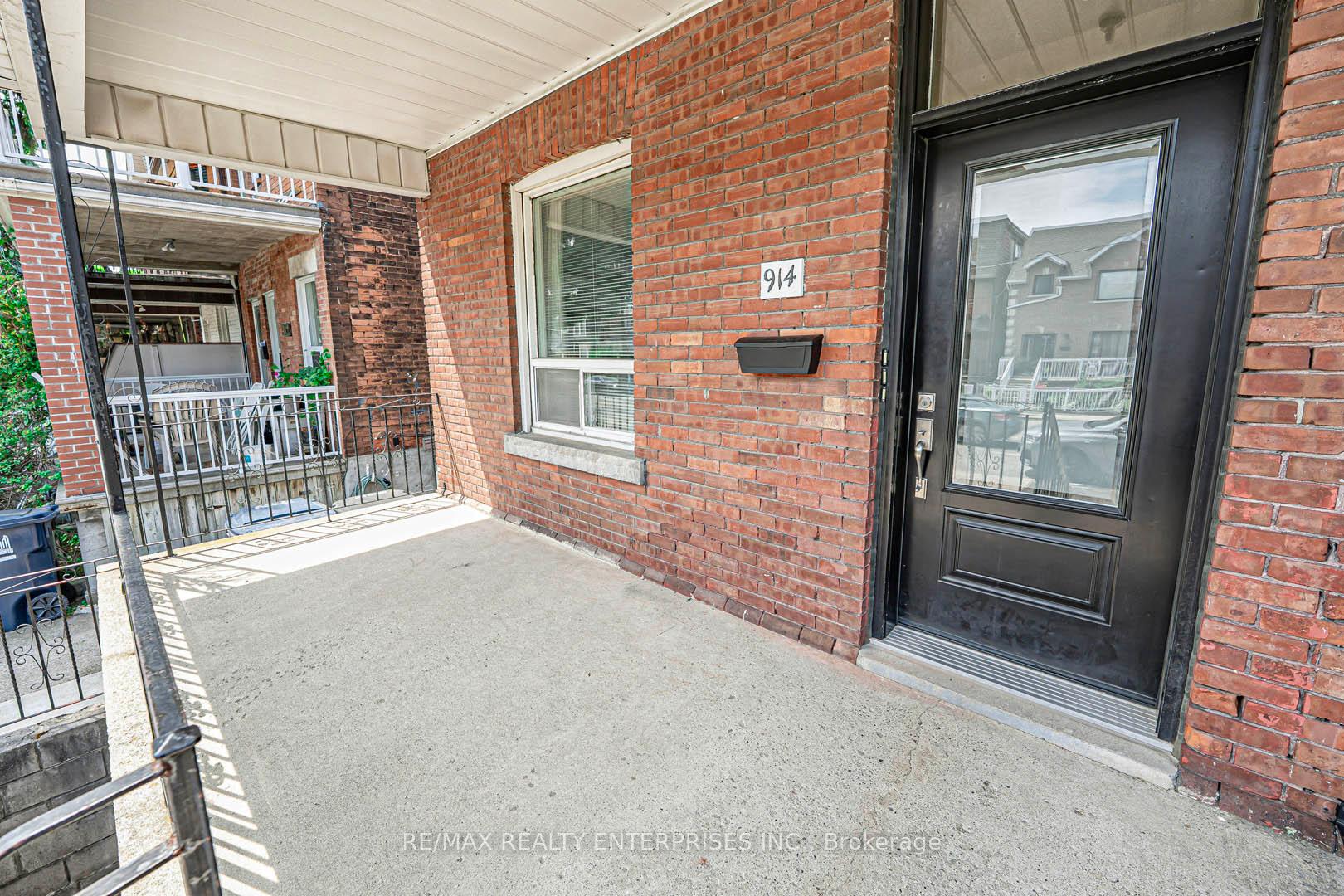 914 Dovercourt Road Toronto Ontario Canada Sale residential Adele McGovern RE/MAX West Realty Inc., Brokerage *