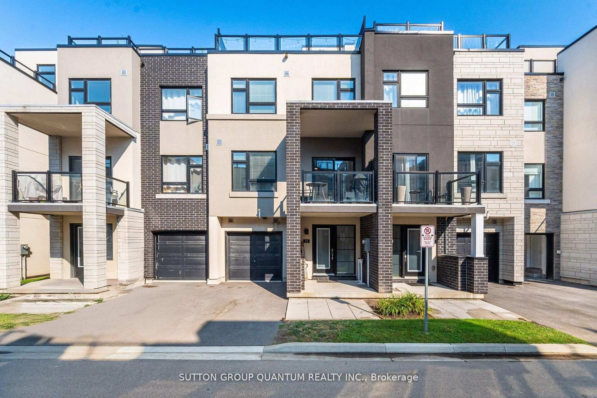 19 - 1121 Cooke Boulevard Burlington Ontario Canada Sale residential Maria and Stephen Swannell SUTTON GROUP QUANTUM REALTY INC., BROKERAGE*