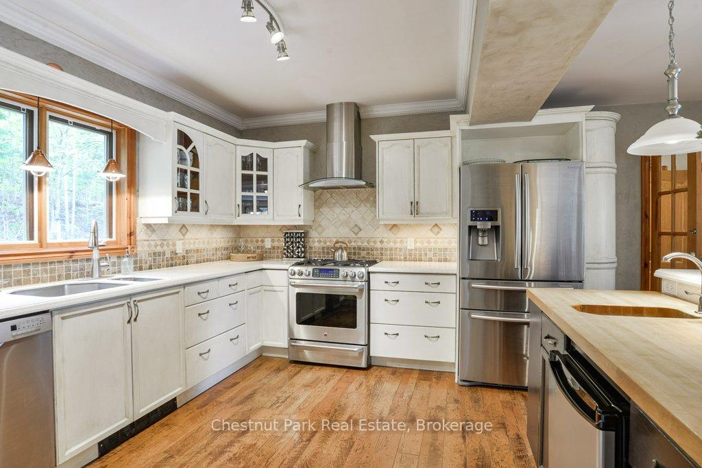4 Bedroom Single Family Home/House's Image 8