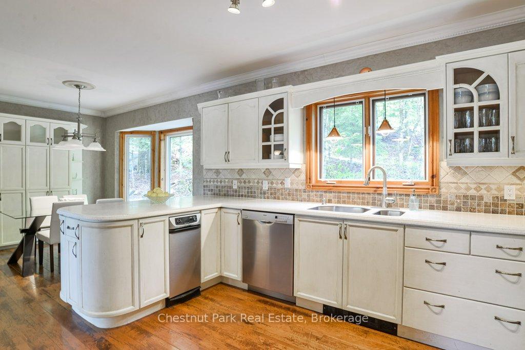 4 Bedroom Single Family Home/House's Image 9