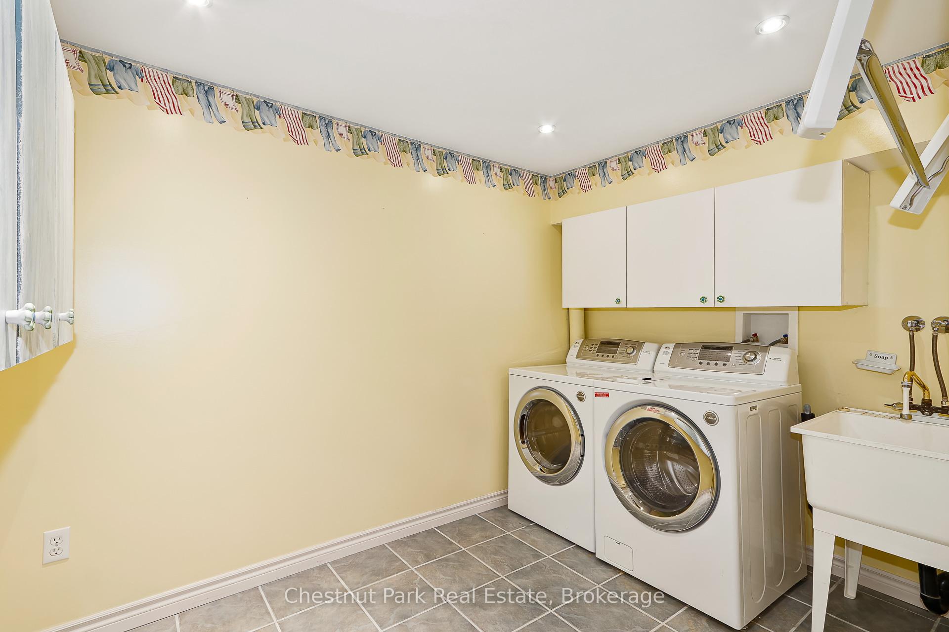 3 Bedroom Single Family Home/House's Image 32