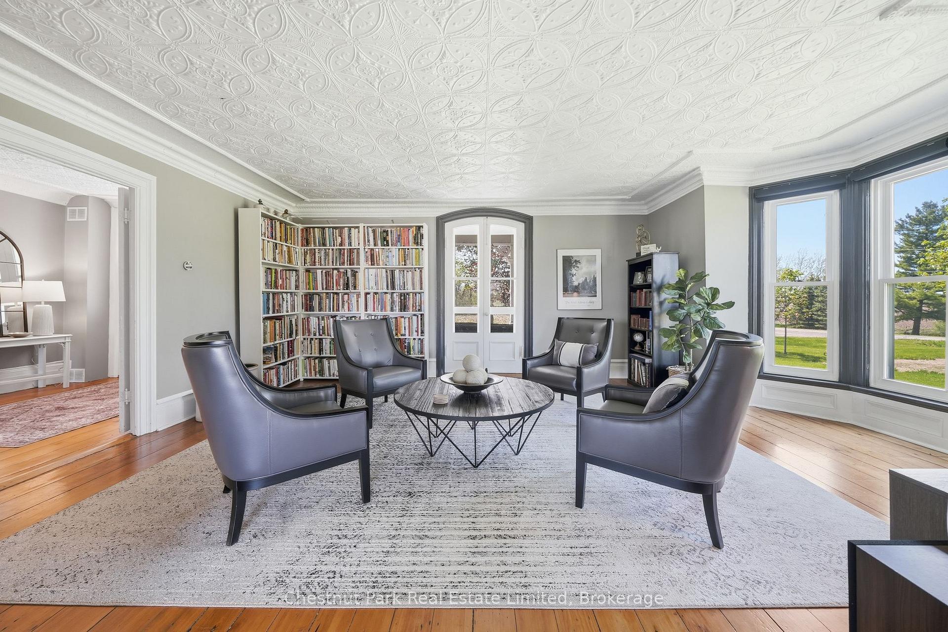 4 Bedroom Single Family Home/House's Image 7