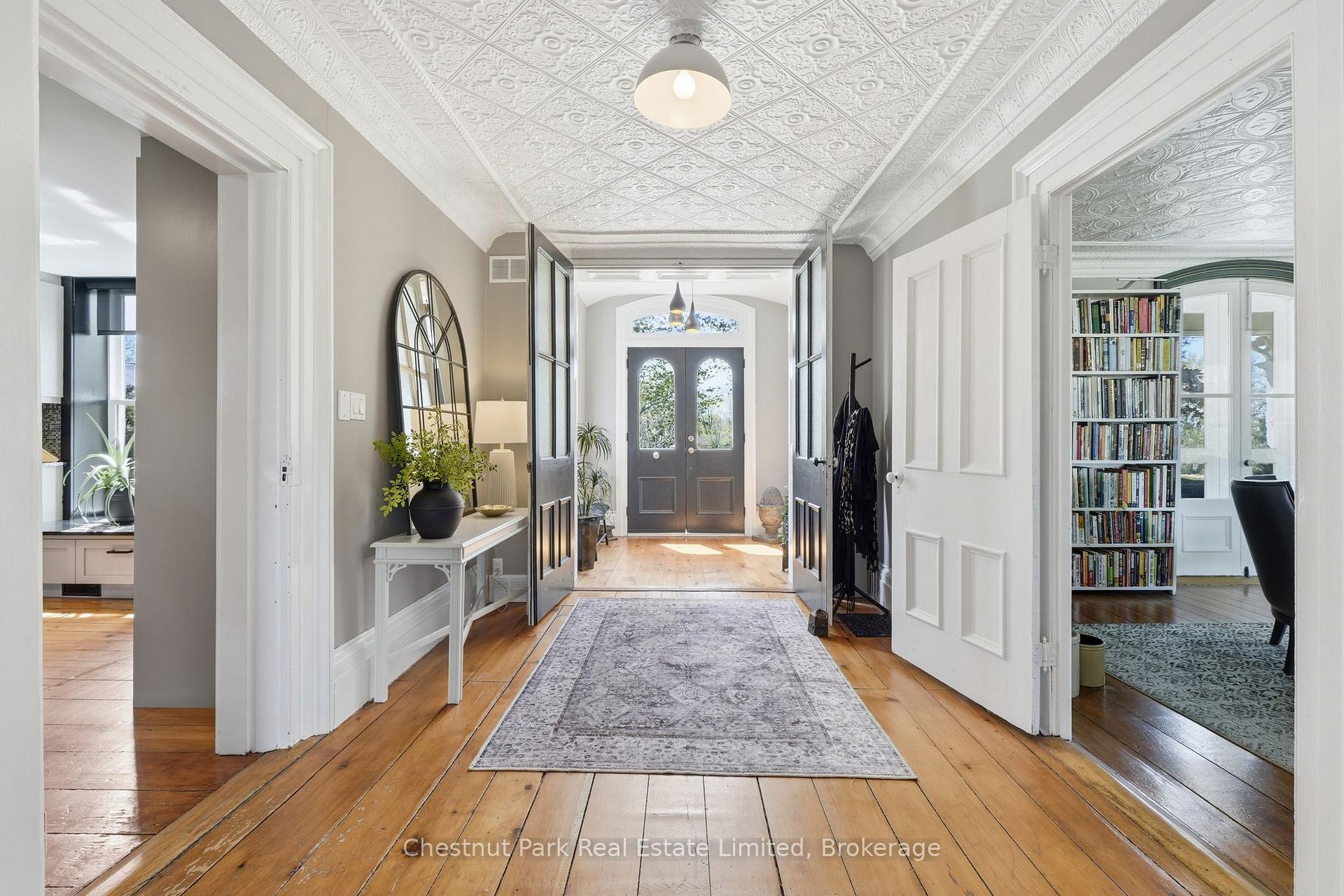 4 Bedroom Single Family Home/House's Image 4