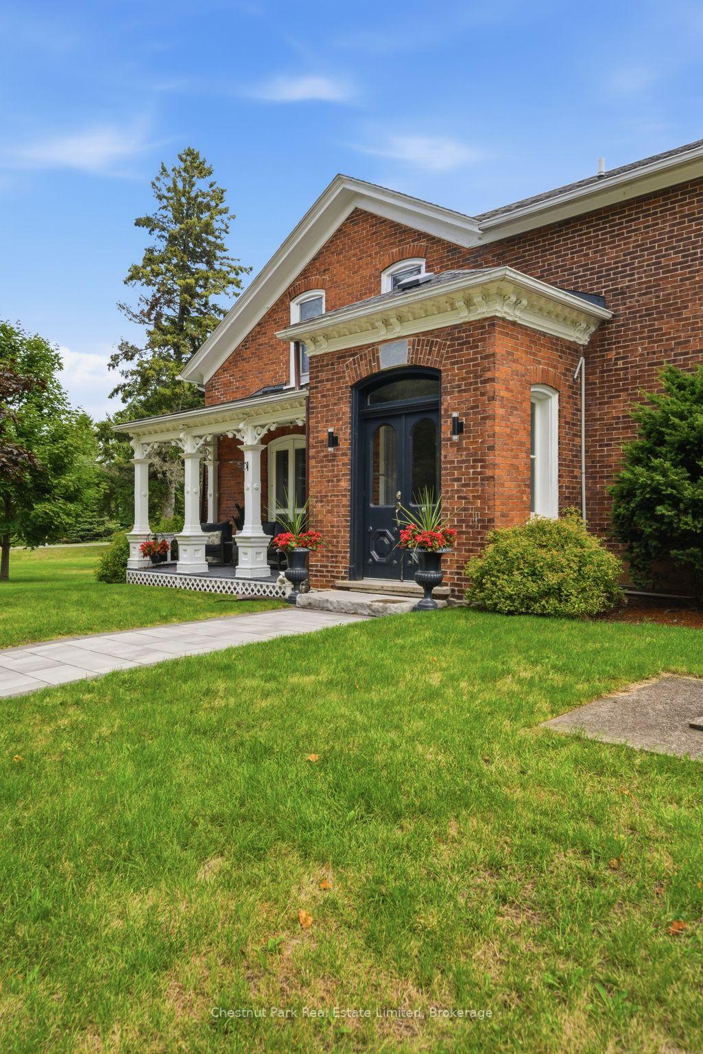 4 Bedroom Single Family Home/House's Image 3