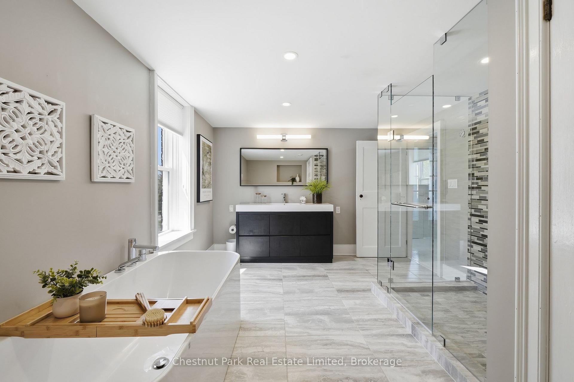 4 Bedroom Single Family Home/House's Image 32