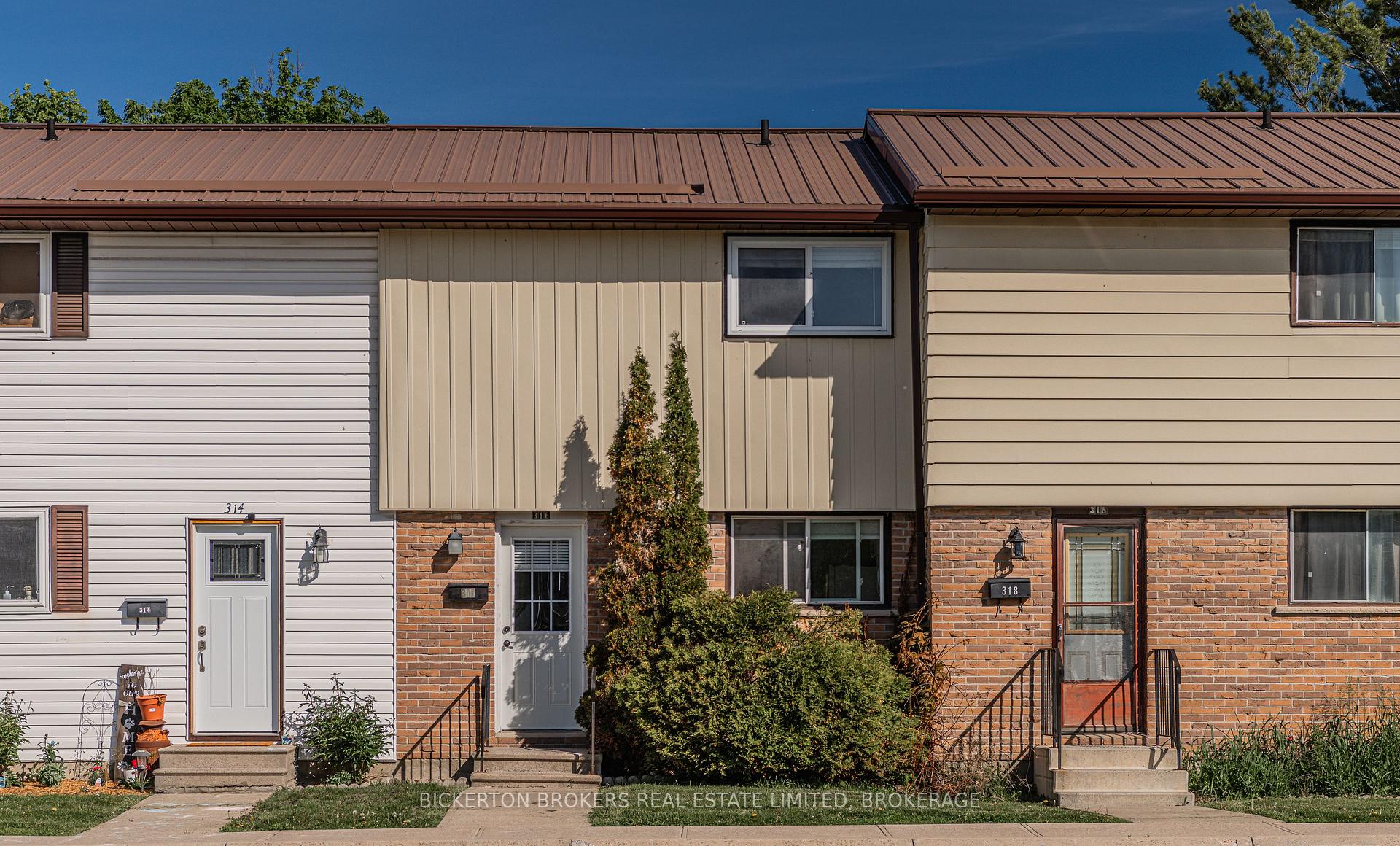 11 - 316 Forsyth Street Gananoque Ontario Canada Sale residential   Bickerton Brokers Limited, Brokerage *