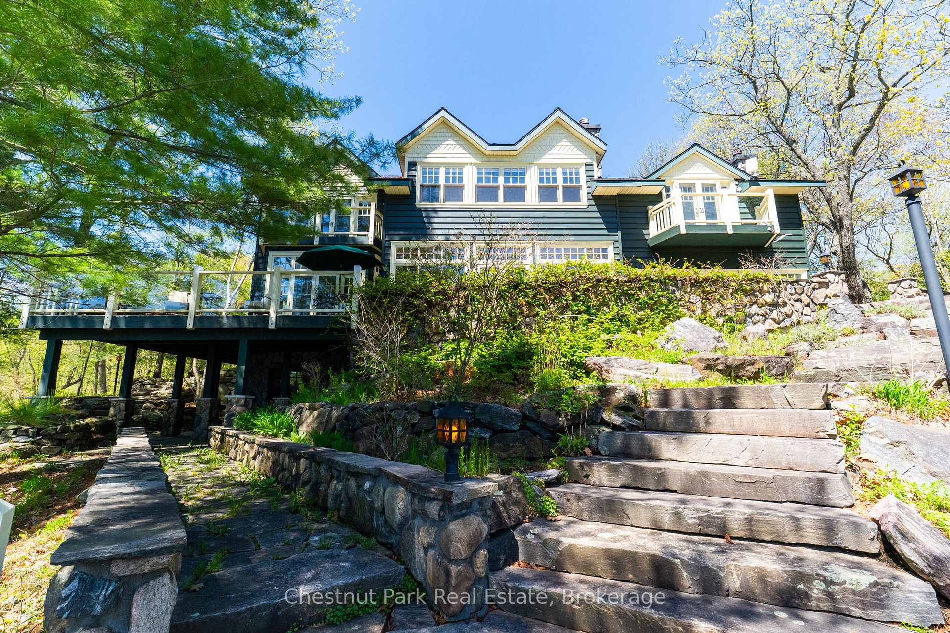 10 Bedroom Single Family Home/House's Image 24