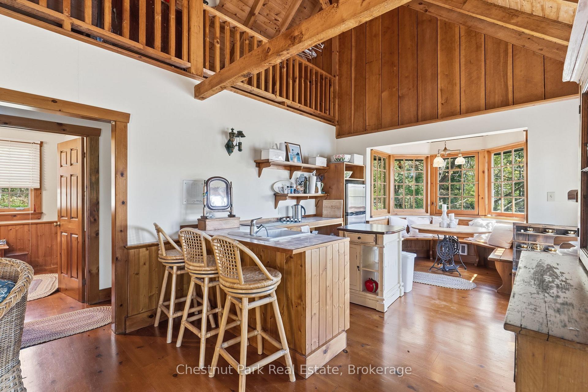 10 Bedroom Single Family Home/House's Image 28