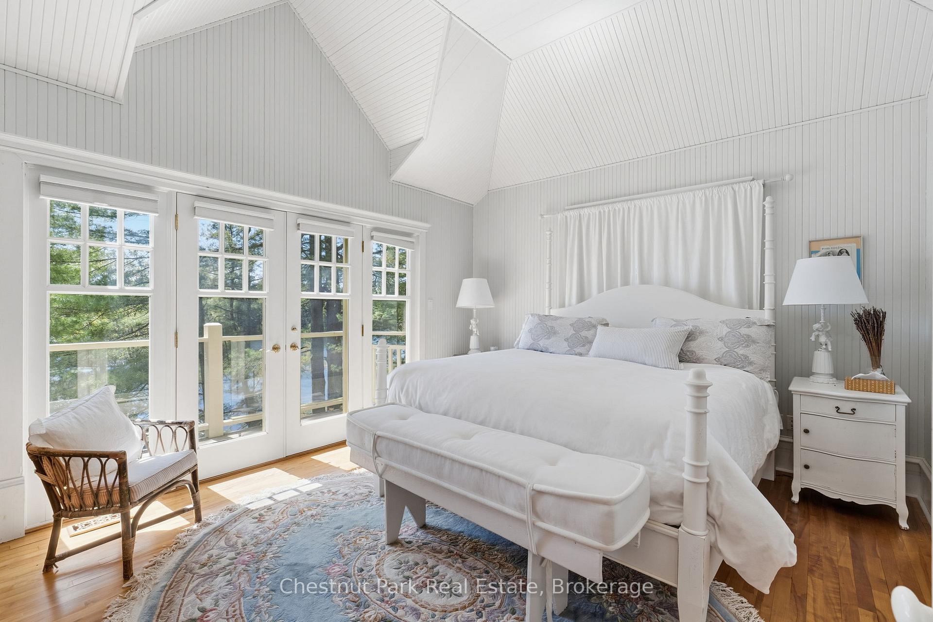 10 Bedroom Single Family Home/House's Image 18