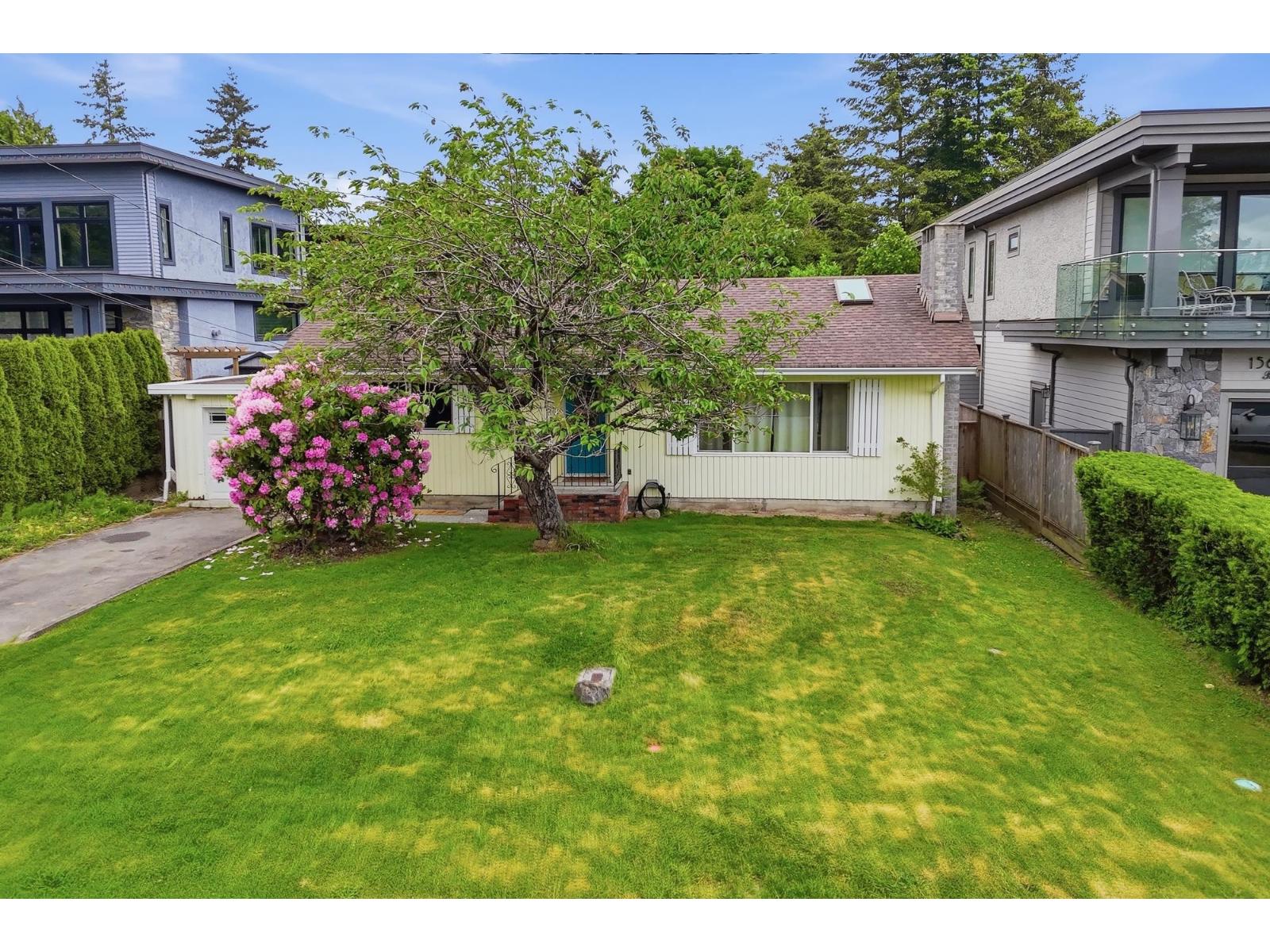 1570 BREARLEY STREET White Rock British Columbia Canada Sale residential Lorri Terlecki HomeLife Benchmark Realty*