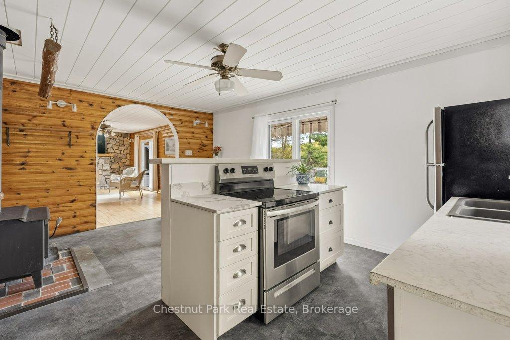3 Bedroom Single Family Home/House's Image 12