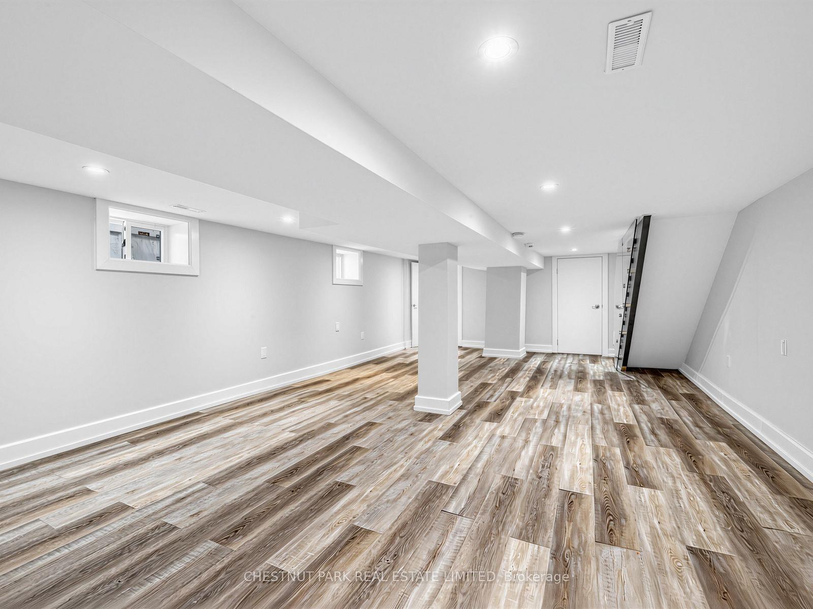 4 Bedroom Single Family Home/House's Image 31