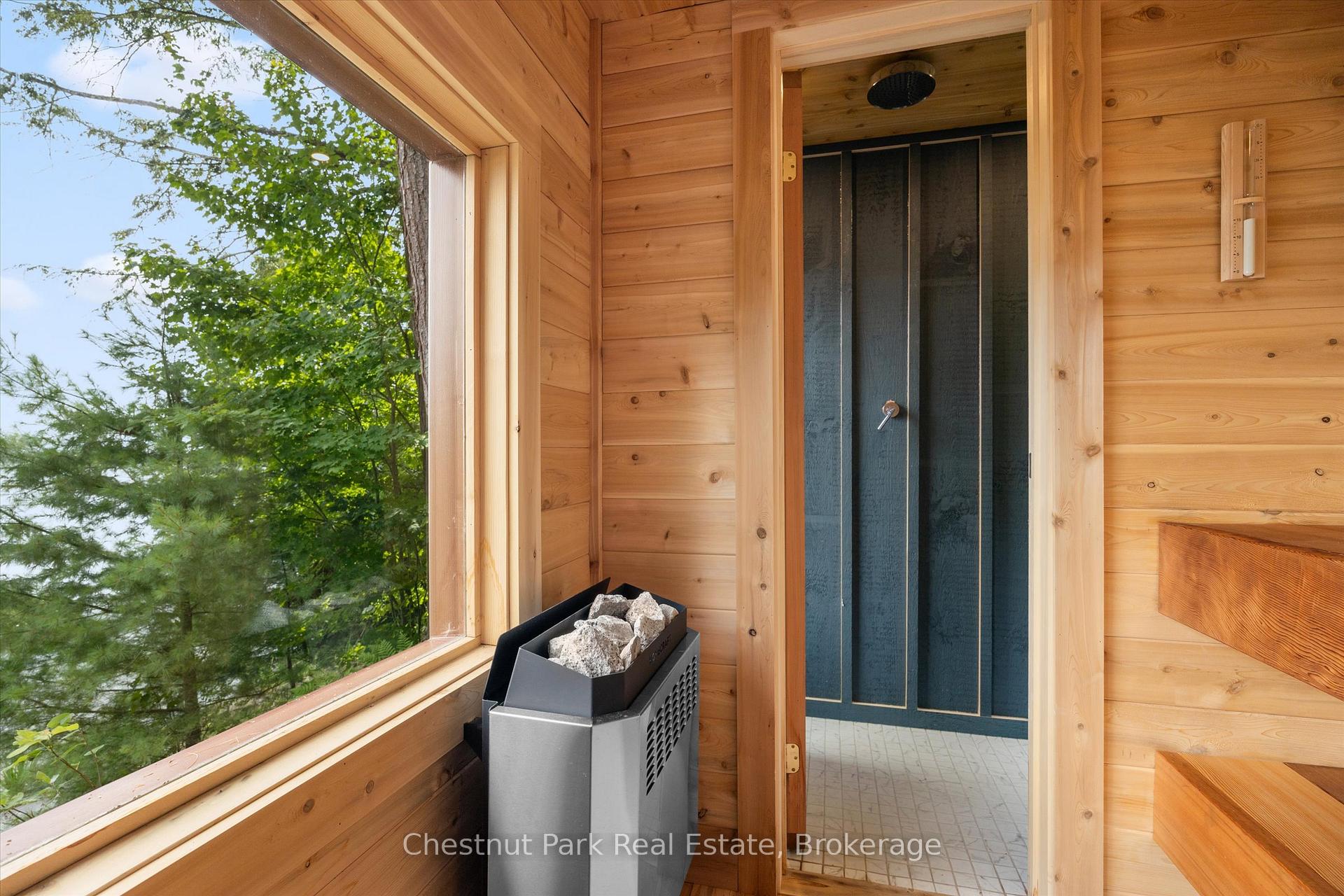 5 Bedroom Single Family Home/House's Image 31