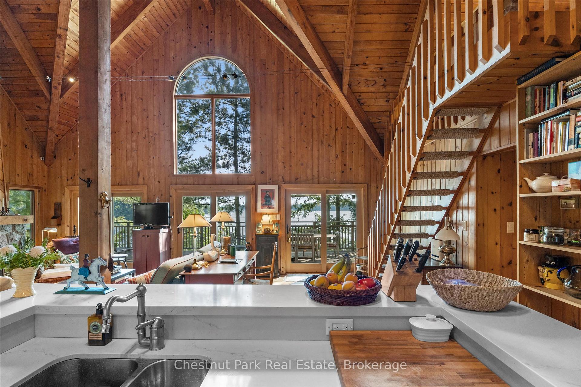 5 Bedroom Single Family Home/House's Image 9