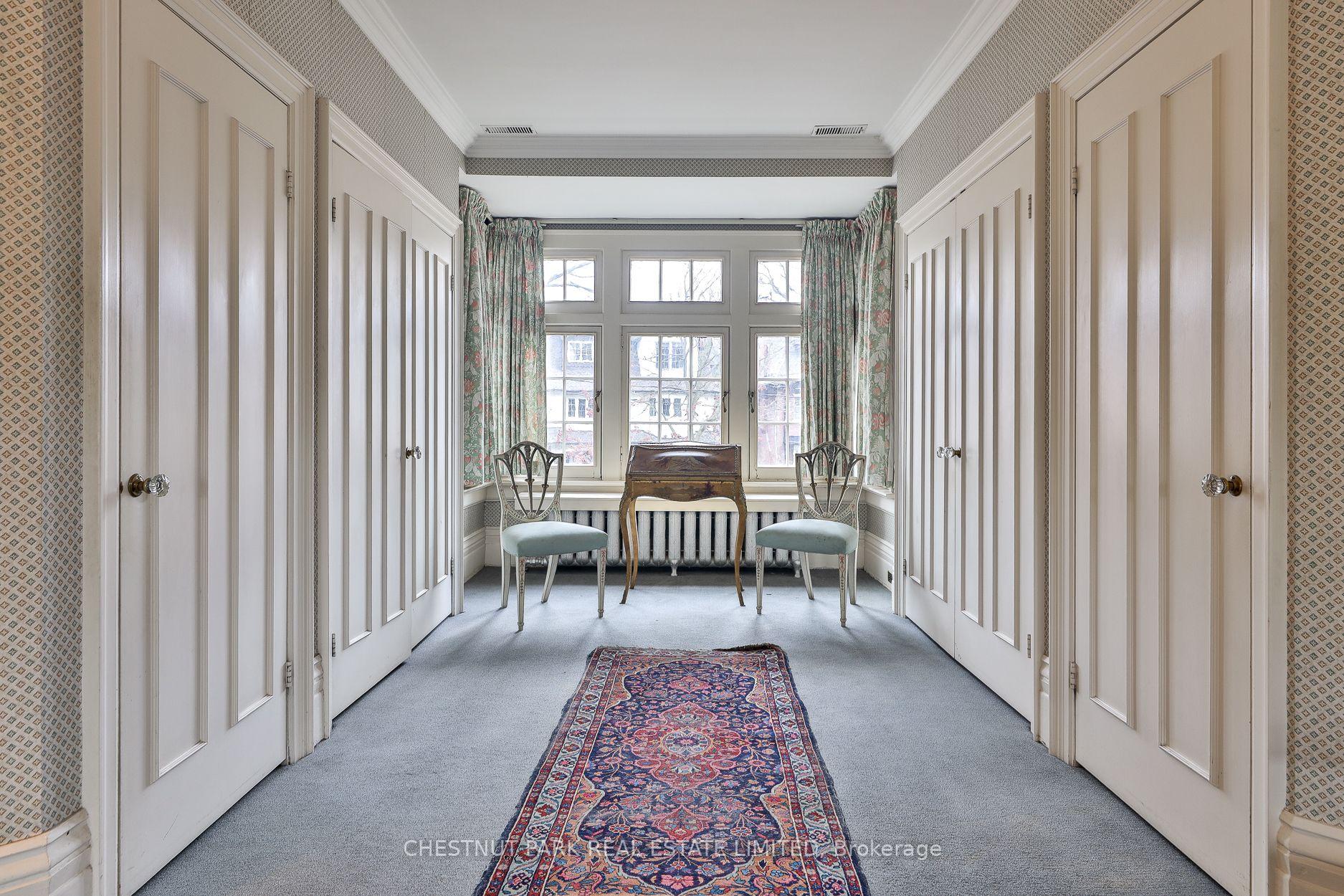 7 Bedroom Single Family Home/House's Image 22