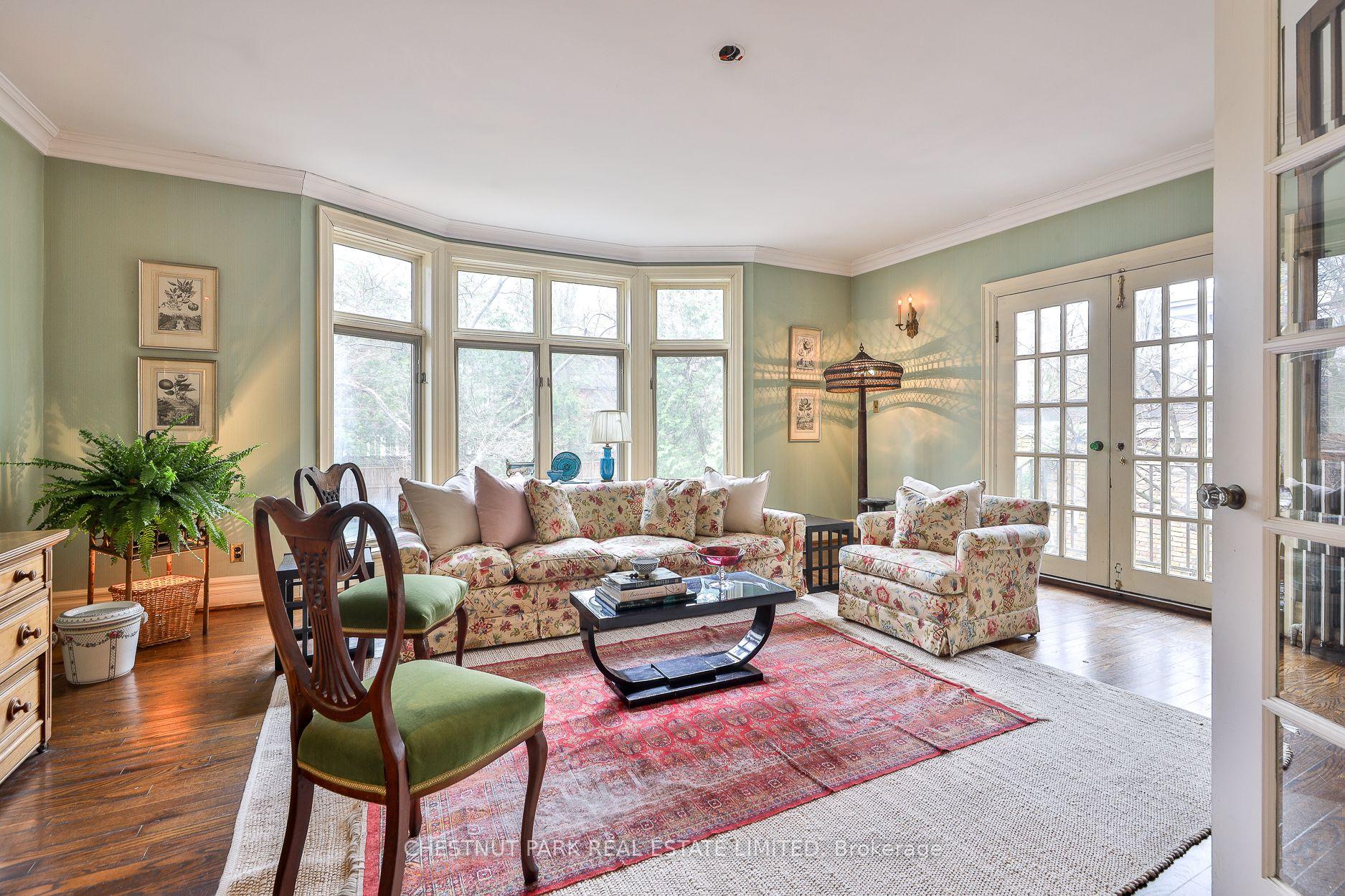 7 Bedroom Single Family Home/House's Image 11