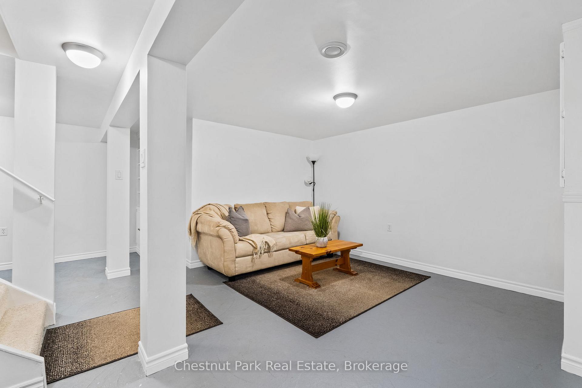 3 Bedroom Single Family Home/House's Image 24