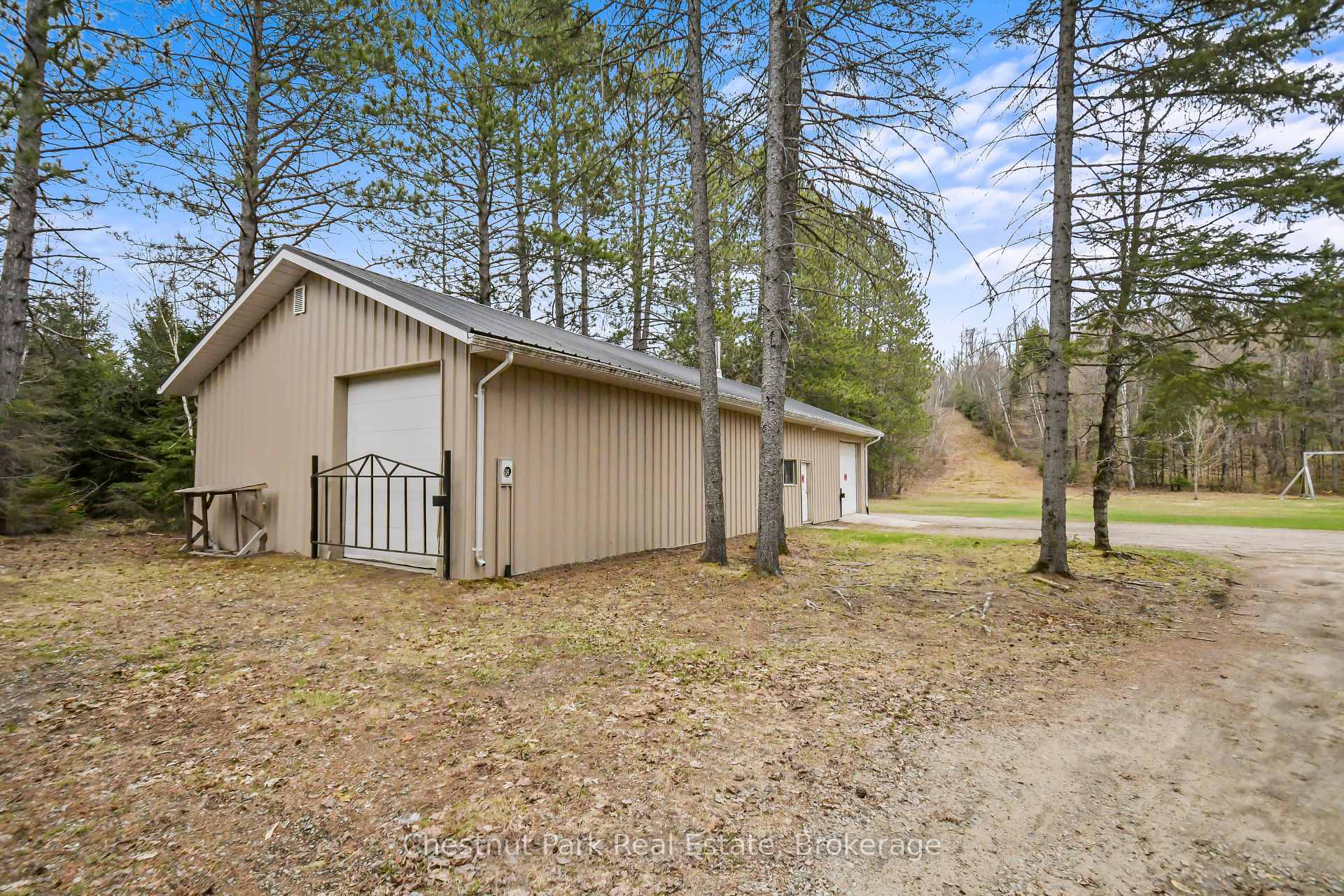 3 Bedroom Single Family Home/House's Image 38