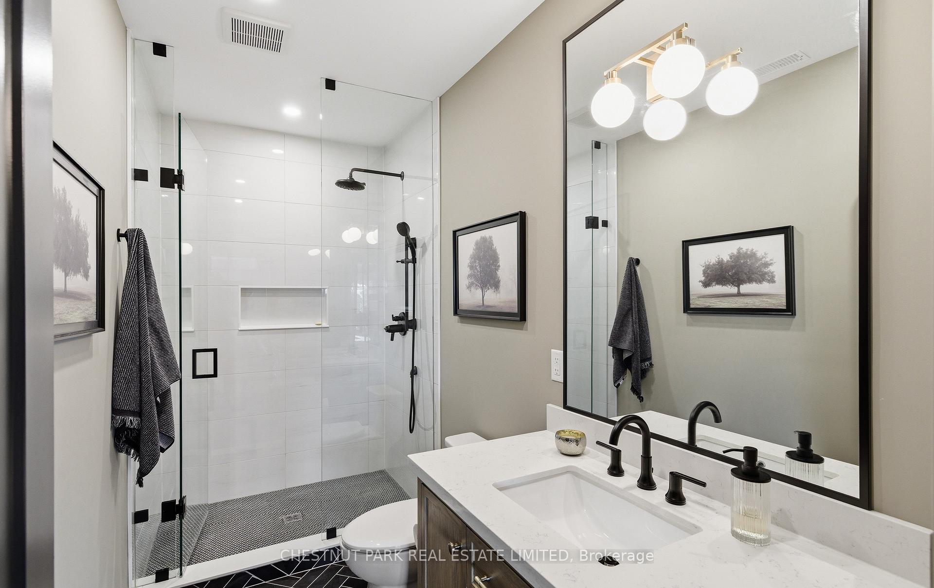 5 Bedroom Single Family Home/House's Image 35