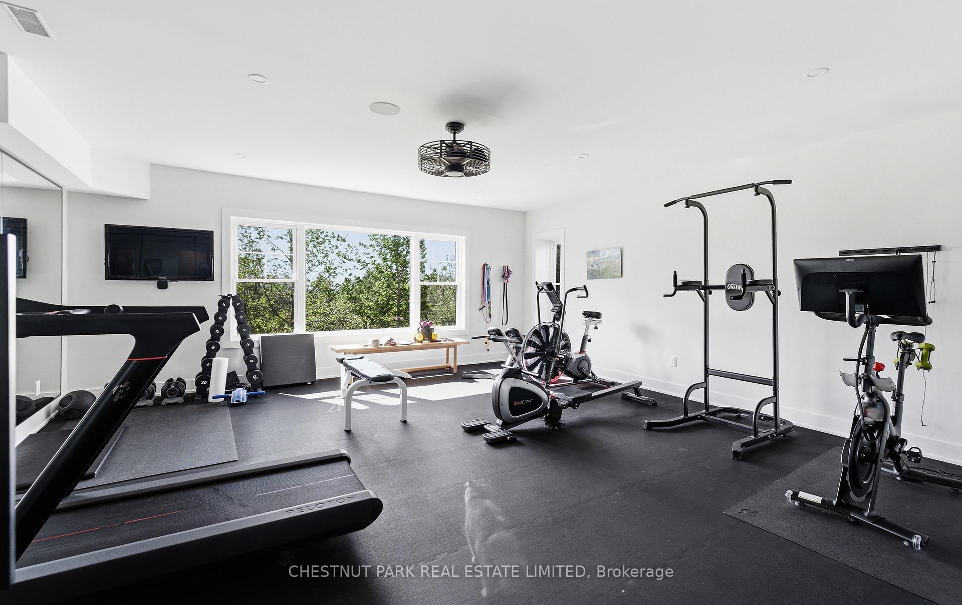 5 Bedroom Single Family Home/House's Image 34