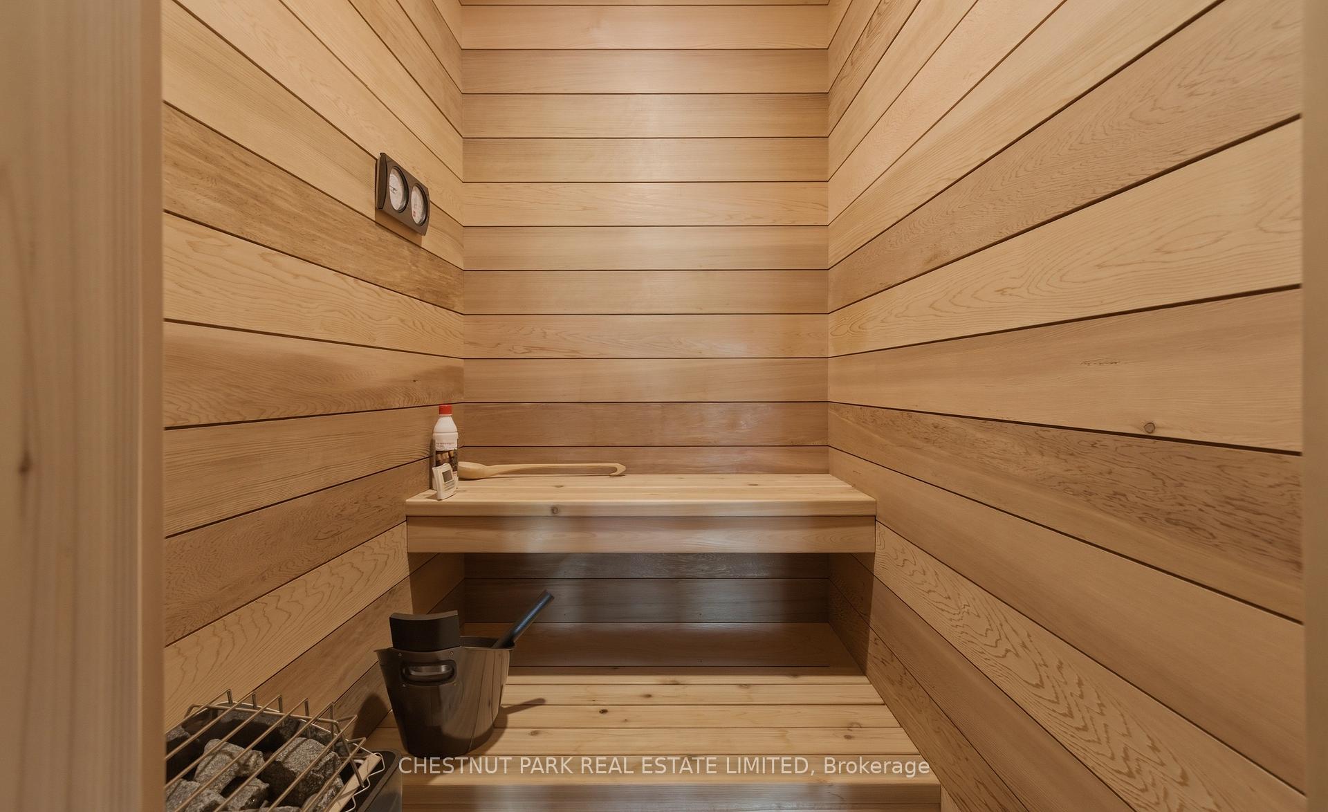 5 Bedroom Single Family Home/House's Image 36