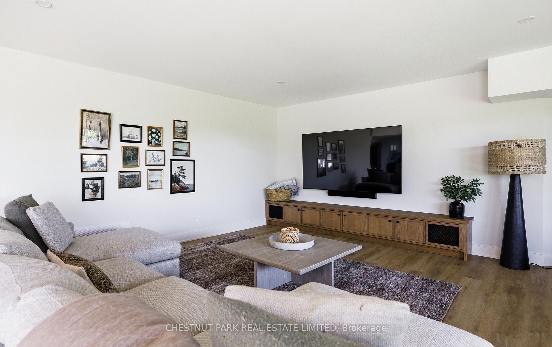 5 Bedroom Single Family Home/House's Image 32
