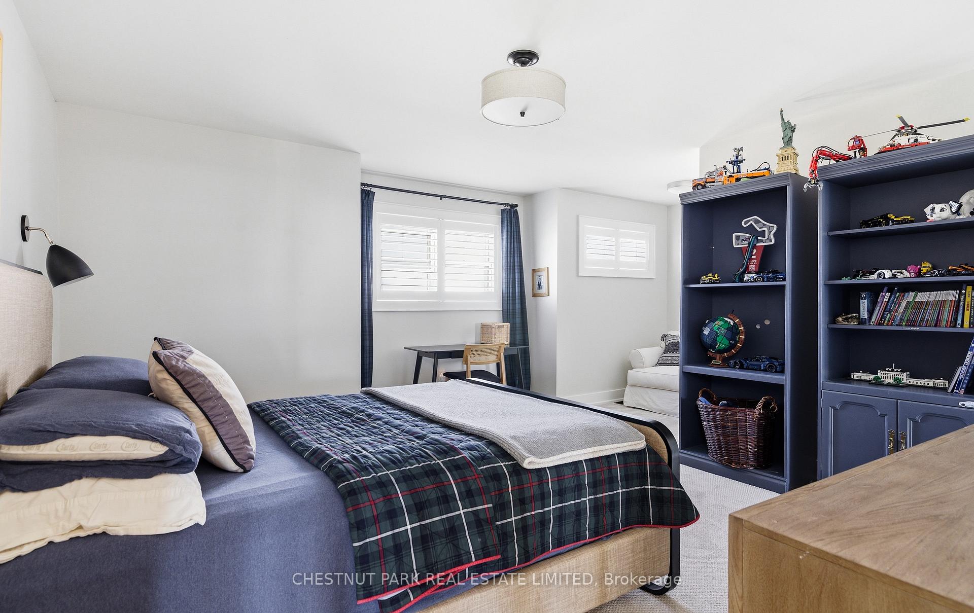 5 Bedroom Single Family Home/House's Image 25